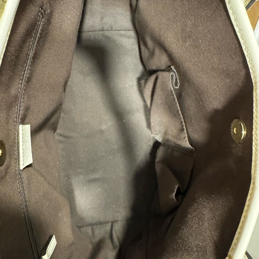Authentic Gucci Brown and Cream Signature Tote (Mint Condition) - Picture 7 of 13